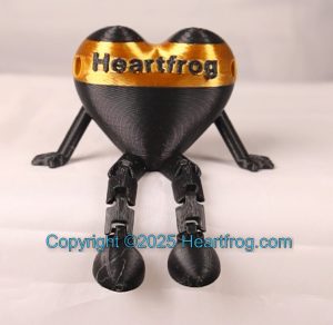 Fun small Heartfrog, great as Bling or a hanging ornament and sit it on display when "not in use". Always a smile. Size: 73mm