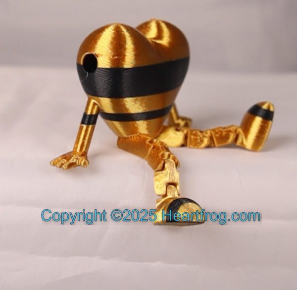 Small Heartfrog, great as Bling, can be a hanging ornament and sit it on display when "not in use". Always a smile. Size: 73mm - Image 2