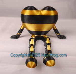Small Heartfrog, great as Bling, a hanging ornament or sit it on display when "not in use". Always a smile. Size: 73mm