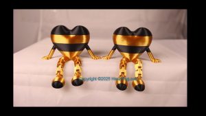 Small Heartfrogs, great for Bling, Family Set (2) - Twins, Jewelry, a hanging ornament and sit it on display when "not in use". Always a smile. Size: 73mm