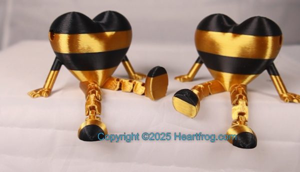Small Heartfrogs, great for Bling, Family Set (2) - Twins, Jewelry, a hanging ornament and sit it on display when "not in use". Always a smile. Size: 73mm - Image 2