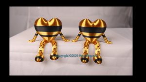 Fun set of small Heartfrogs, Great as Bling, Family Set (2) - Twins, Jewelry, a hanging ornament and sit it on display when "not in use". Always a smile. Size: 73mm
