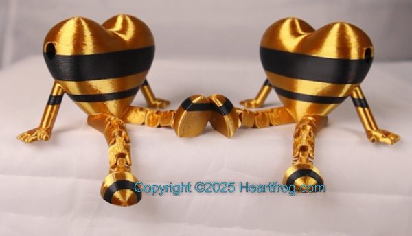 Fun set of small Heartfrogs, Great as Bling, Family Set (2) - Twins, Jewelry, a hanging ornament and sit it on display when "not in use". Always a smile. Size: 73mm - Image 2
