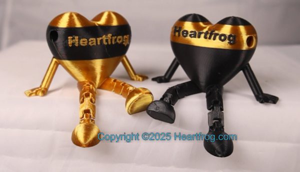 Set of 2 Family - Opposite Twins, black & gold. Pretty and shiny, Bling your small Heartfrog, Jewelry, a hanging ornament and sit it on display when "not in use". Always a smile. Size: 73mm - Image 2