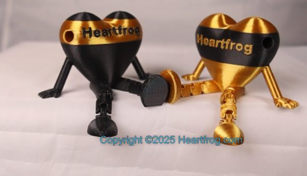 Set of 2 Family - Opposite Twins, black & gold. Bling your small Heartfrog, Jewelry, a hanging ornament and sit it on display when "not in use". Always a smile. Size: 73mm - Image 2