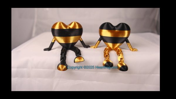 Opposite Twins- Family Set (2), black & gold. Bling your small Heartfrog, Jewelry, a hanging ornament and sit it on display when "not in use". Always a smile. Size: 73mm
