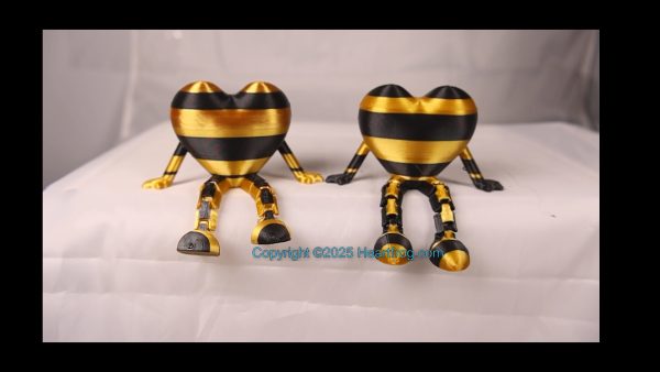 Opposite Twins- Family Set (2), black & gold. Bling your small Heartfrog, Jewelry, a hanging ornament and sit it on display when "not in use". Always a smile. Size: 73mm