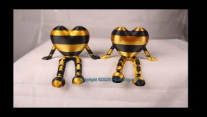 Opposite Twins- Family Set (2), black & gold. Bling your small Heartfrog, Jewelry, a hanging ornament and sit it on display when "not in use". Always a smile. Size: 73mm