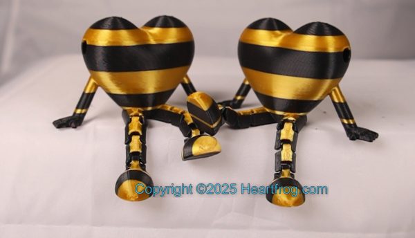 Small Heartfrog, great as Bling, Family Set (2) - Twins, Jewelry, a hanging ornament and sit it on display when "not in use". Always a smile. Size: 73mm - Image 2