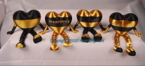 Family Set (4), Small Heartfrogs, great as Bling, Jewelry, a hanging ornament and sit it on display when "not in use". Always a smile. Size: 73mm