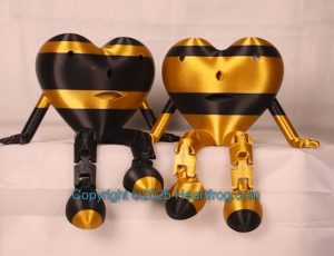 RARE SMILING Heartfrog Family Set (2), Bling your Heartfrog, Jewelry, a hanging ornament and sit it on display when "not in use". Always a smile, Size: 150mm. Size: 150mm