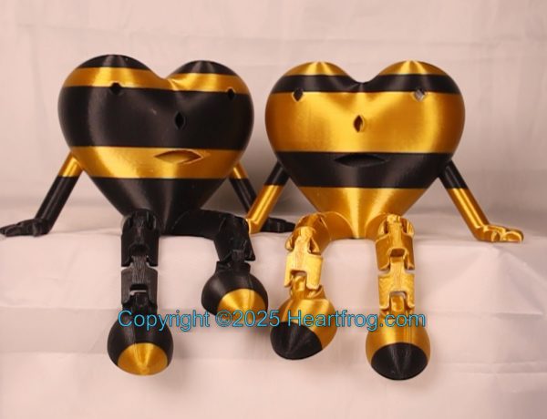 RARE SMILING Heartfrog Family Set (2), Bling your Heartfrog, Jewelry, a hanging ornament and sit it on display when "not in use". Always a smile, Size: 150mm. Size: 150mm